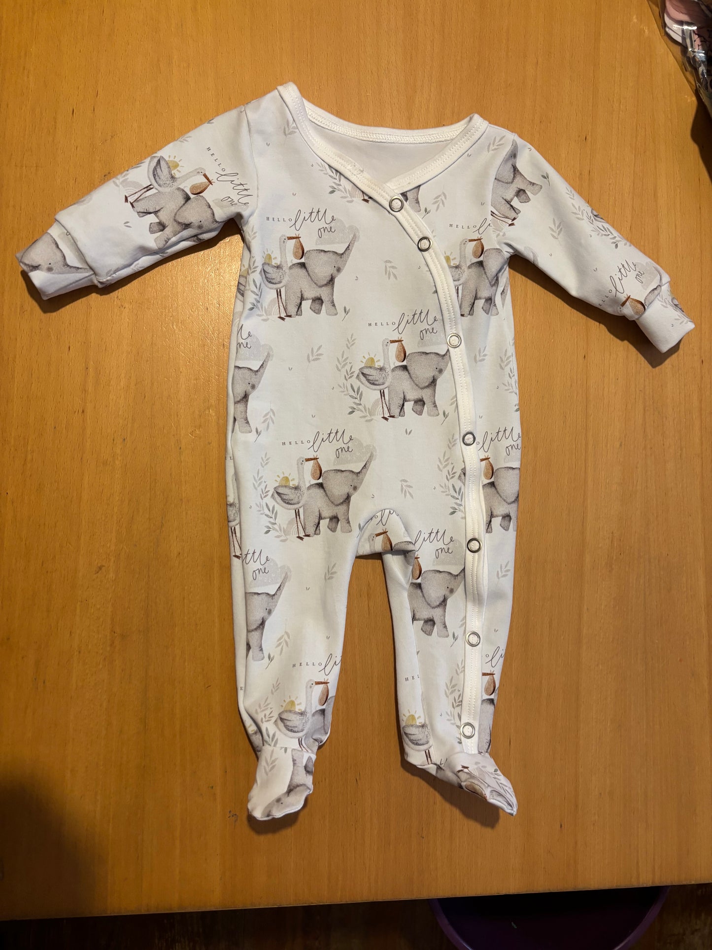 0-3m baby gro elephants